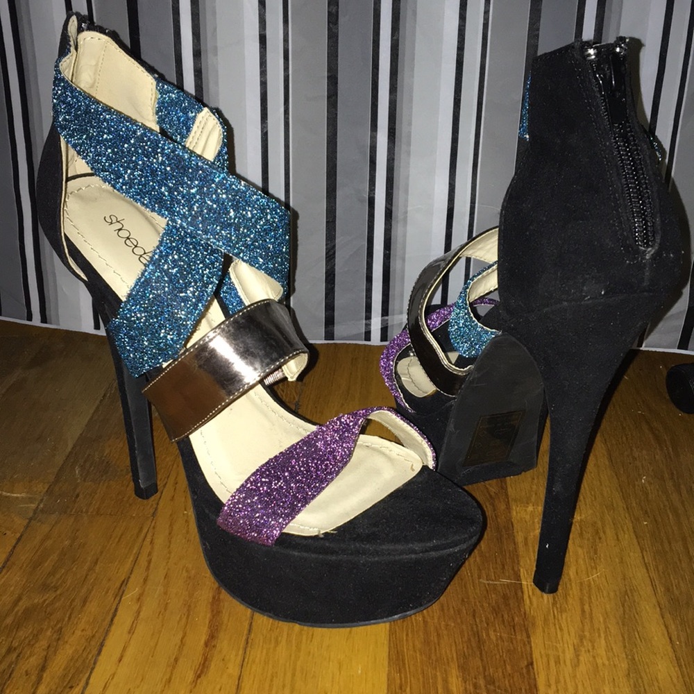 Multicolored Holiday Heeled Sandals 🤩